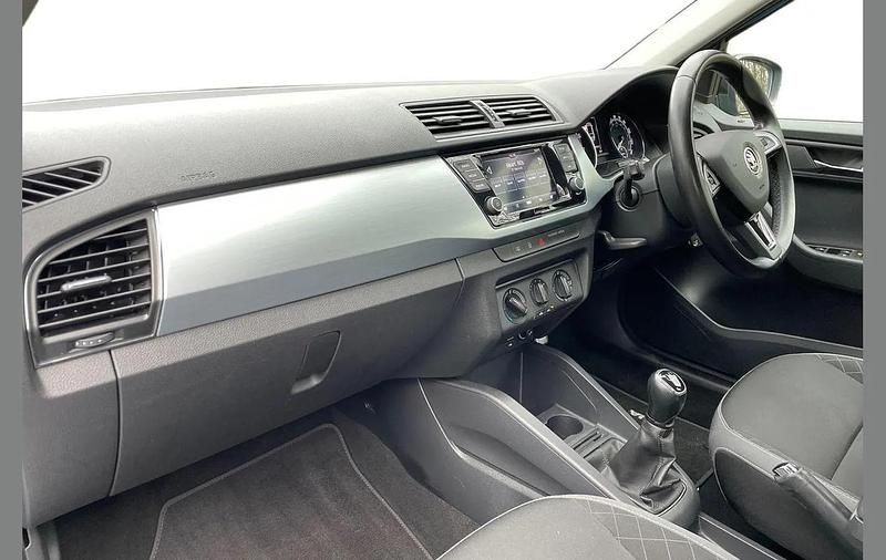 Used Skoda Fabia Colour Edition 94 HP (69 kW) 2018 Blue Hatchback