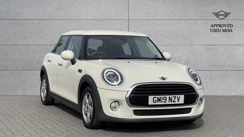 White Used 2019 Mini Cooper Classic Hatchback | £17,000 (Fair price) - Image 1/4