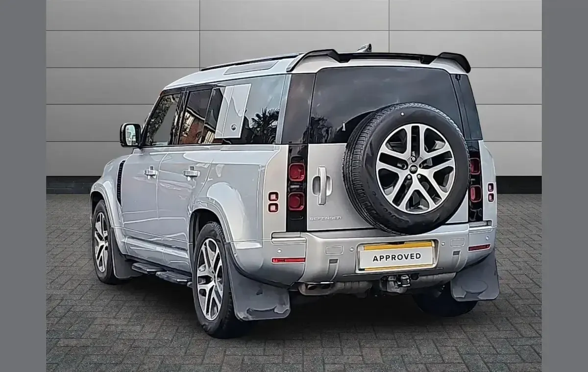 Used Land Rover Defender 245 HP (180 kW) 2024 Silver SUV