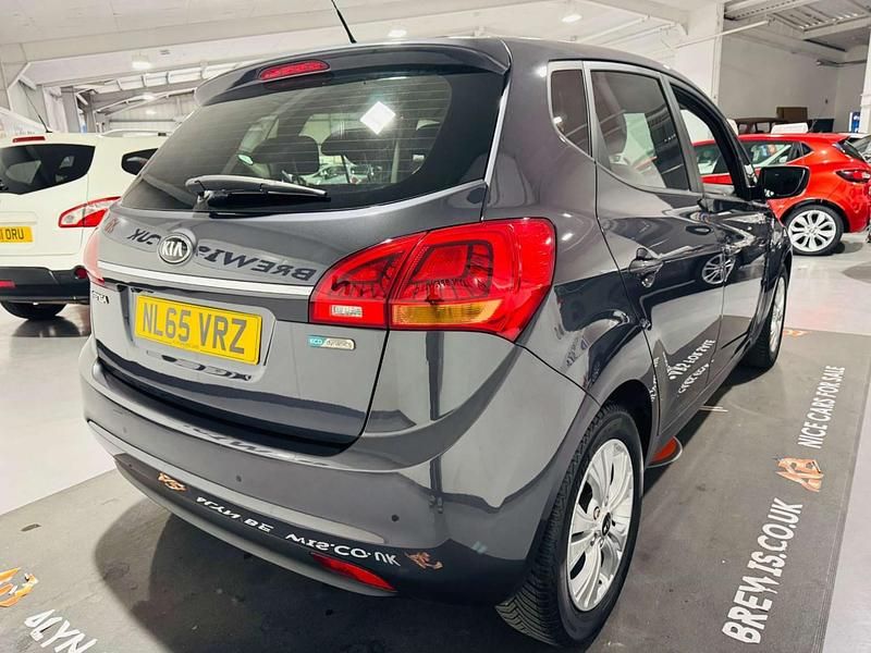 Used Kia Venga 123 HP (90 kW) 2015 Silver Hatchback