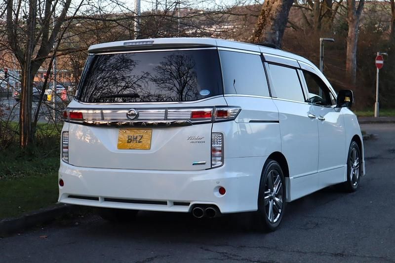 Used Nissan Elgrand 2011 White MPV