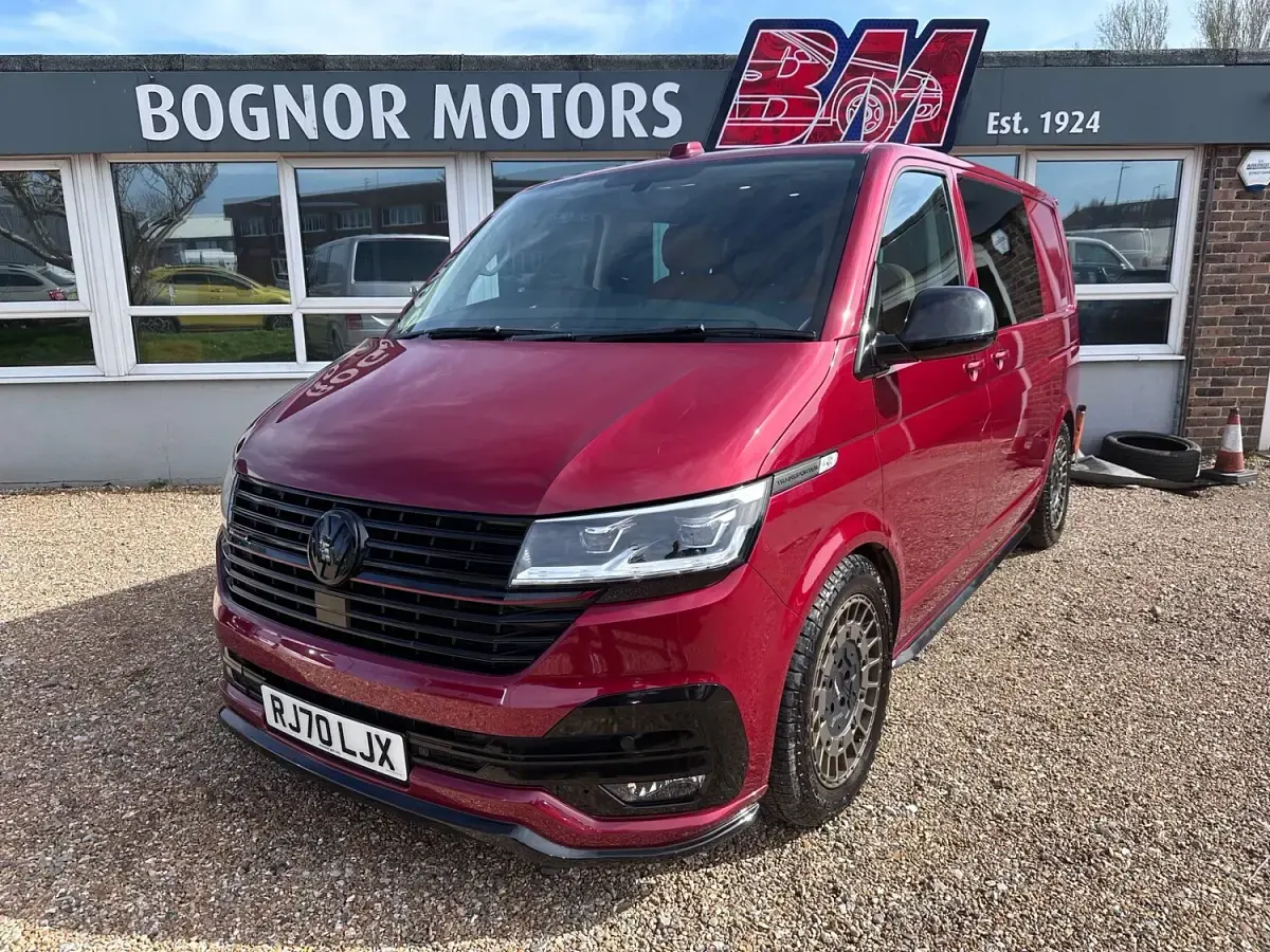 Begagnad VW Transporter Highline 199 HK (146 kW) 2021 Röd Van