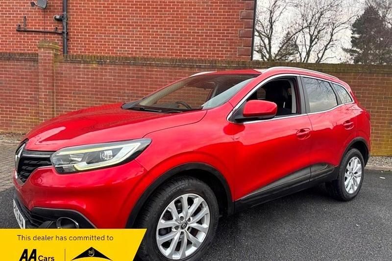 Used Renault Kadjar Dynamique 110 HP (80 kW) 2016 Flame red metallic SUV