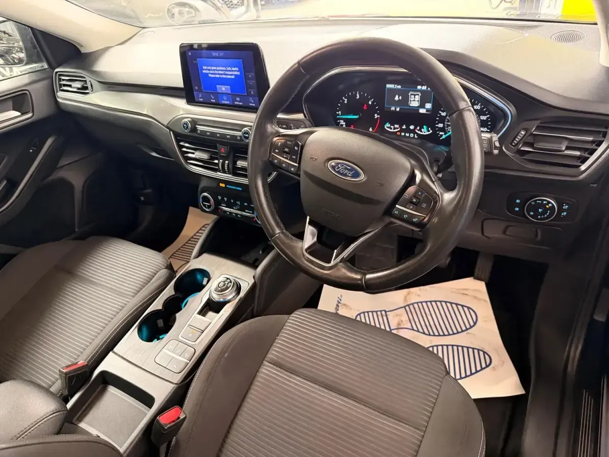 Used Ford Focus Titanium 120 HP (88 kW) 2020 Blue Estate