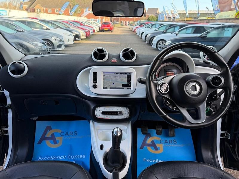 Used Smart ForFour Premium 71 HP (52 kW) 2015 Black Hatchback