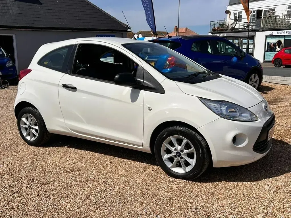 Używany Ford Ka Studio 69 KM (50 kW) 2015 Biały Hatchback