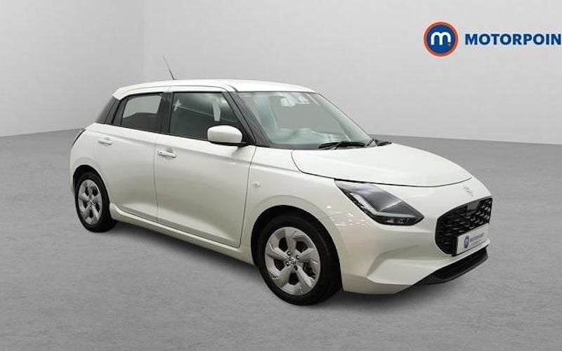 White Used 2025 Suzuki Swift Hatchback | £15,999 (Fair price) - Image 1/4