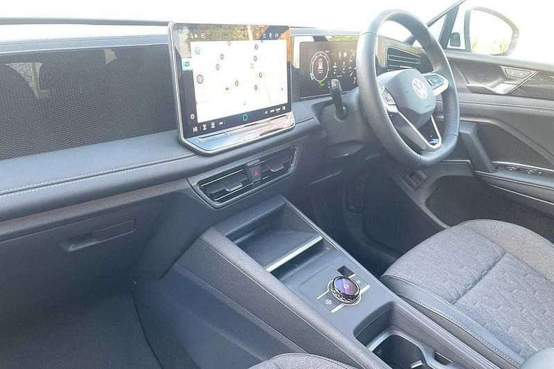 New VW Tiguan Match 2025 Pure white SUV