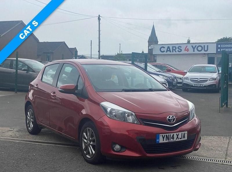 Red Used 2014 Toyota Yaris Plus Hatchback | £5,995 (Fair price) - Image 1/4