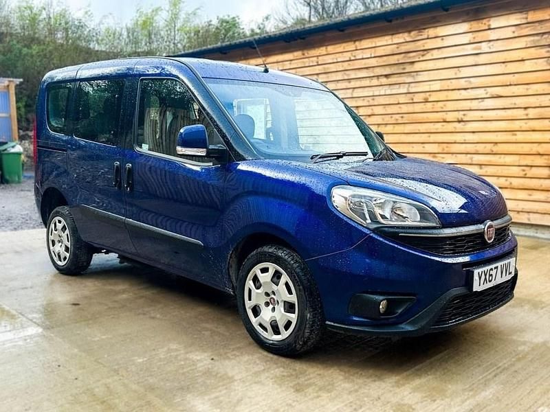 Used Fiat Doblò Easy 2017 Blue MPV