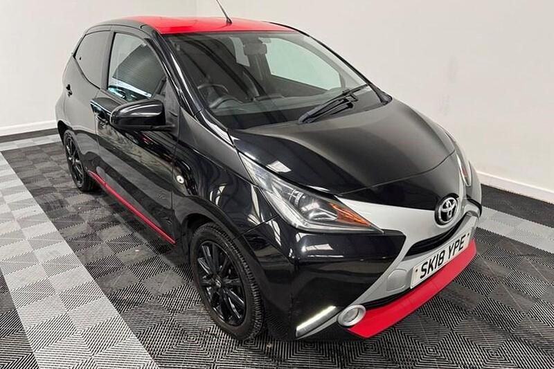 Used Toyota Aygo x-press 2018 Black Hatchback