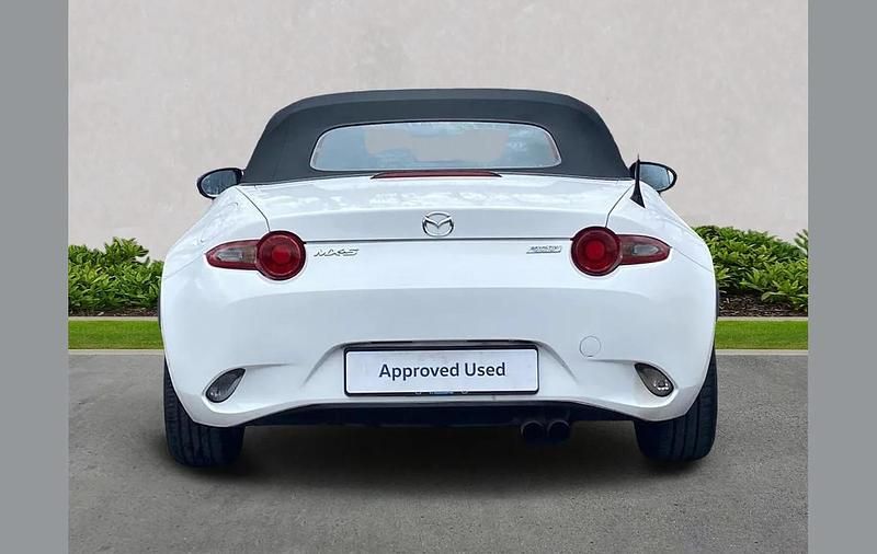 Used Mazda MX5 132 HP (97 kW) 2019 White Cabriolet