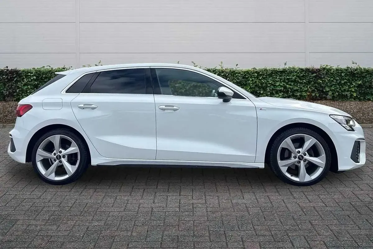 Used Audi A3 S-Line 150 HP (110 kW) 2023 White Sedan