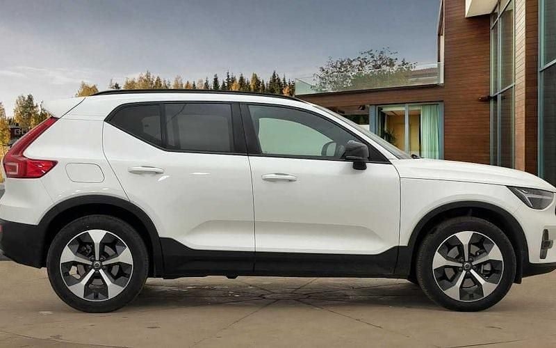 Used Volvo XC40 Plus 197 HP (144 kW) 2025 SUV