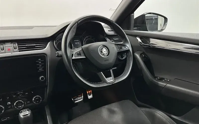 Used Skoda Octavia vRS 184 HP (135 kW) 2019 Black Estate