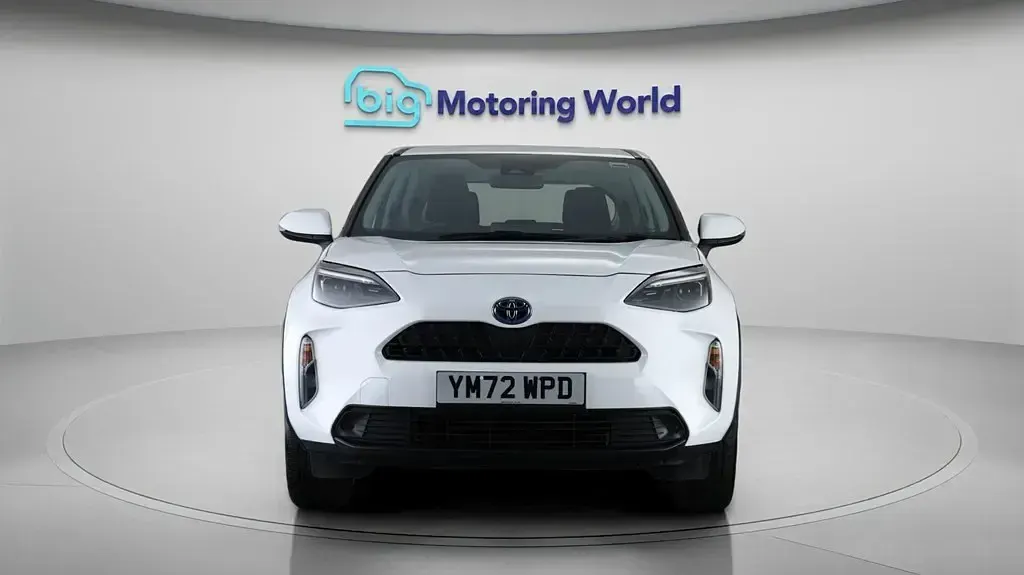 Usado Toyota Yaris Cross 116 HP (85 kW) 2023 Branco SUV