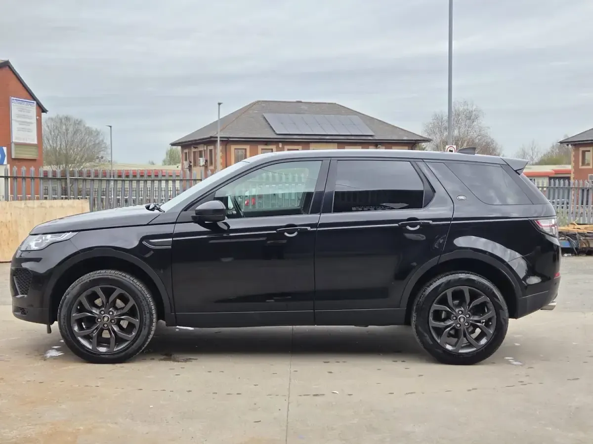 Used Land Rover Discovery Sport Landmark 180 HP (132 kW) 2019 Black SUV
