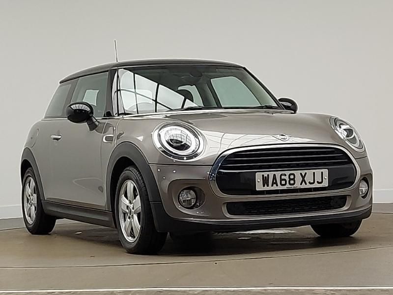 Silver Used 2018 Mini Cooper Hatchback | £10,498 (Fair price) - Image 1/4