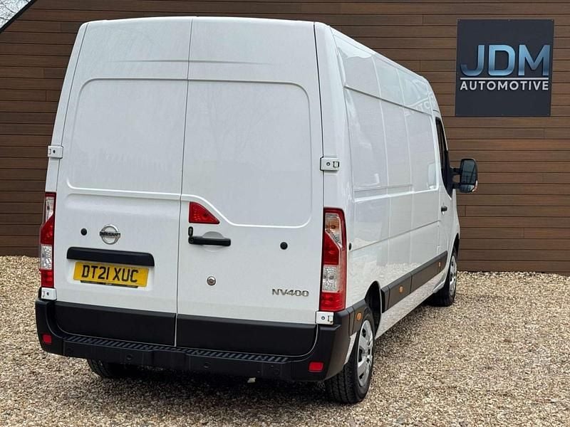 Used Nissan NV400 Tekna 2021 White Van