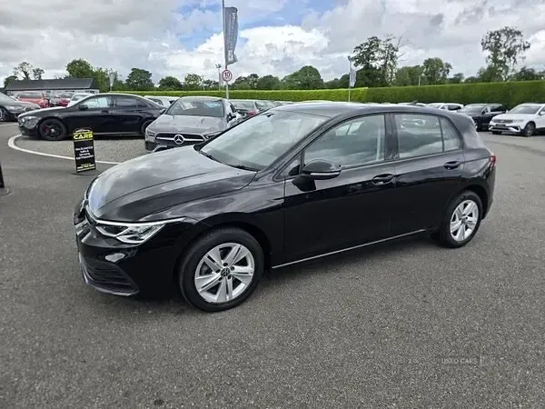 Used VW Golf VIII Life 115 HP (84 kW) 2022 Black Hatchback