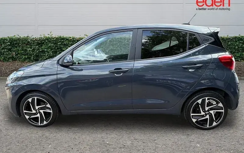 Used Hyundai i10 Premium 84 HP (61 kW) 2023 Hatchback
