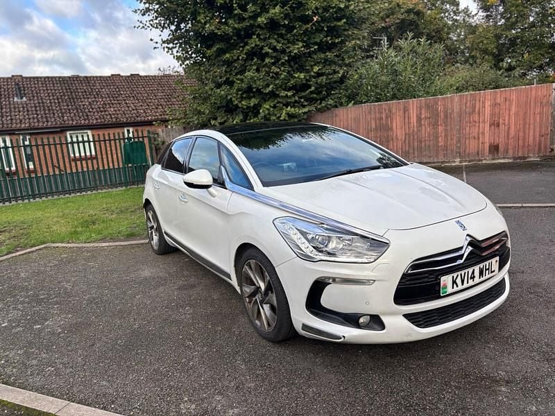 White Used 2014 Citroën DS5 Hatchback | £5,299 (Fair price) - Image 1/4