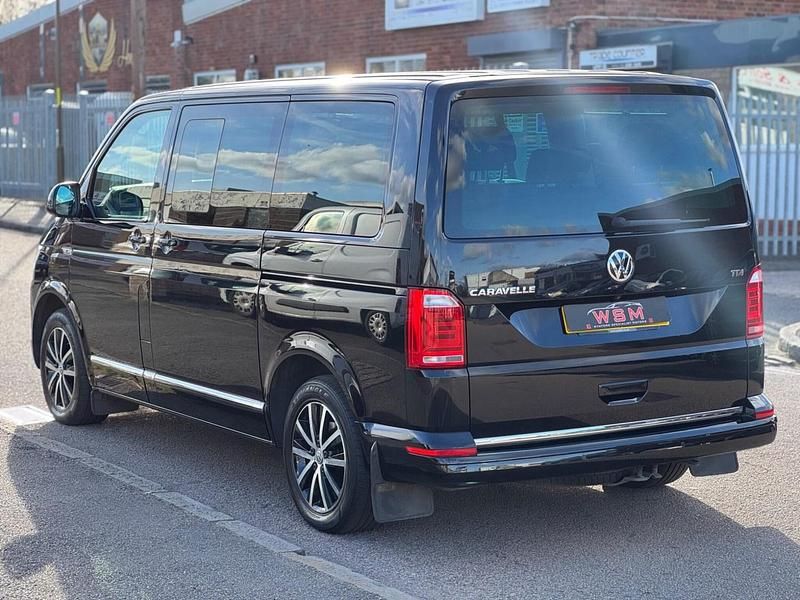 Usado VW Caravelle Executive 2016 Preto Monovolume