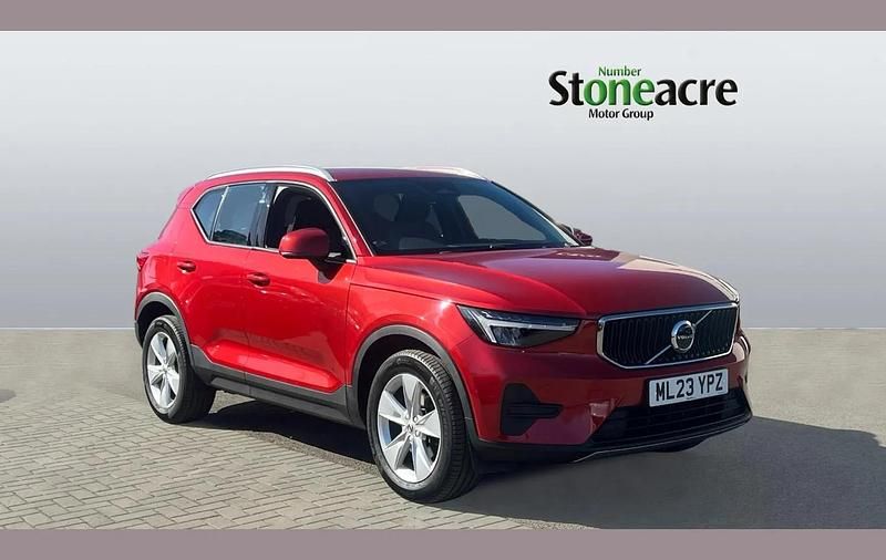Used Volvo XC40 Core 161 HP (118 kW) 2023 Red SUV