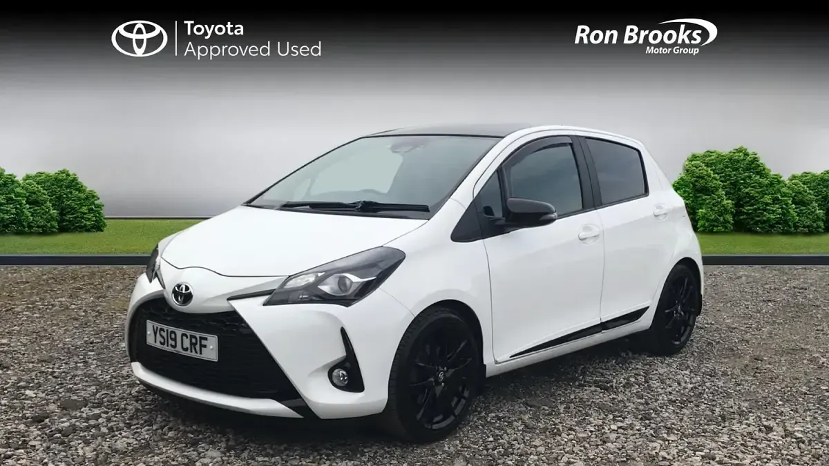 Used Toyota Yaris Hybrid Sport 2019 White Hatchback