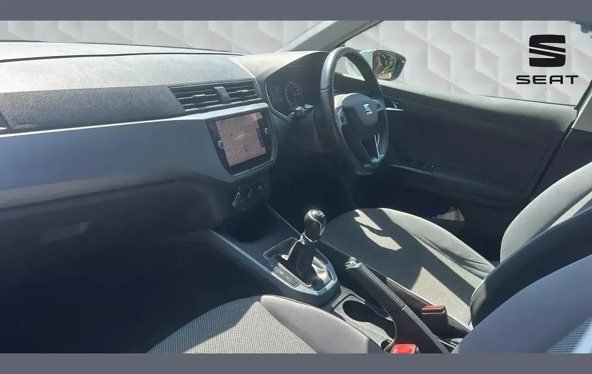 Used Seat Arona SE Technology 115 HP (84 kW) 2018 White SUV