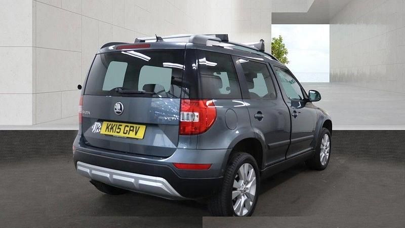 Used Skoda Yeti SE L 110 HP (80 kW) 2015 Grey SUV