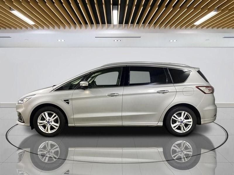 Used Ford S-MAX Titanium 190 HP (139 kW) 2023 Silver MPV