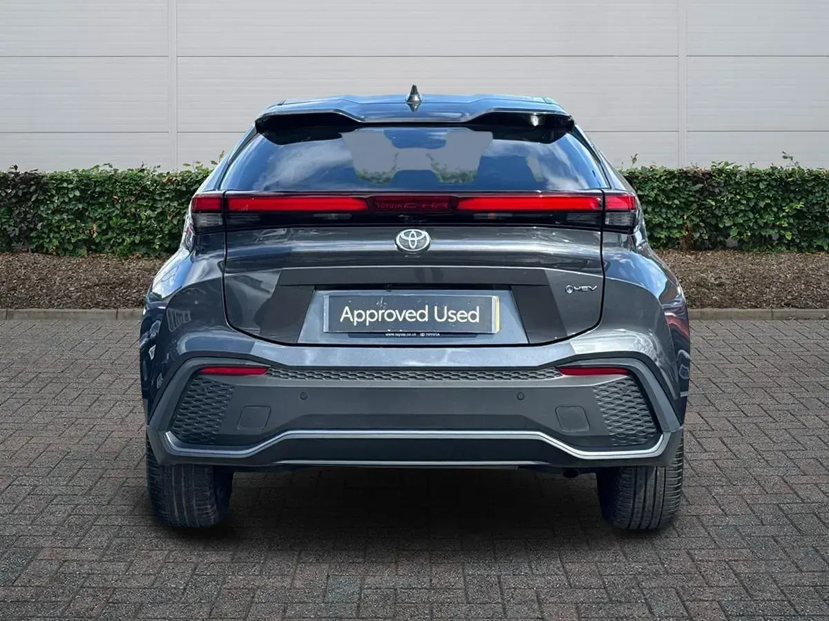 Used Toyota C-HR Design 140 HP (102 kW) 2025 Grey SUV