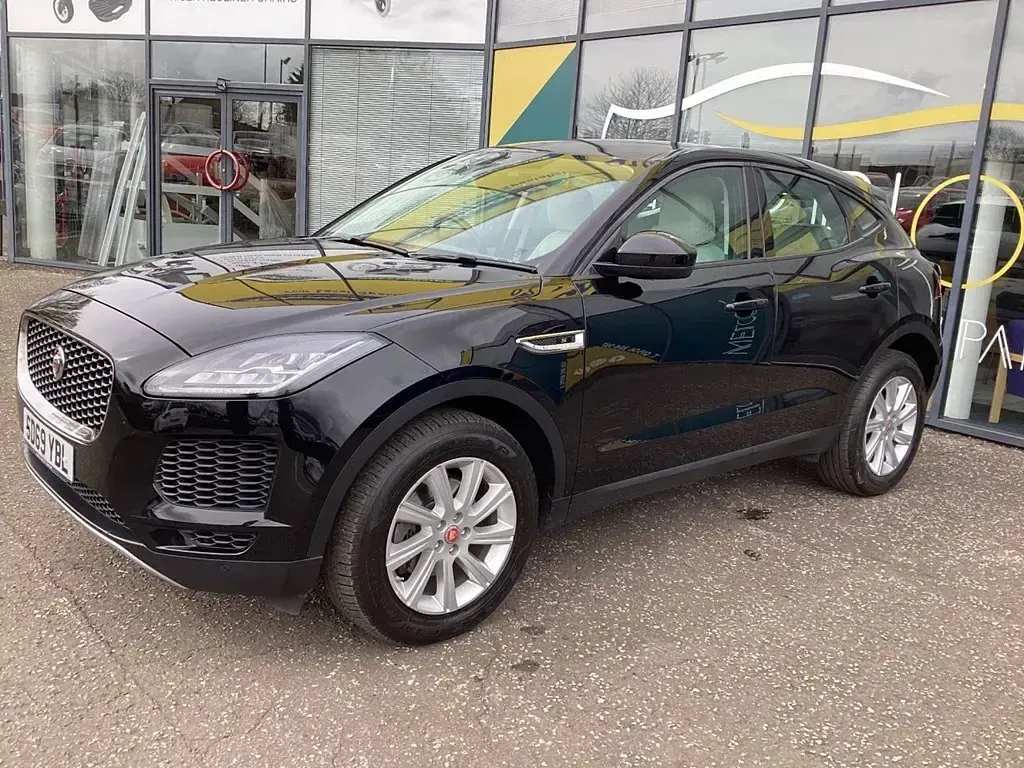 Używany Jaguar E-Pace S 150 KM (110 kW) 2019 Czarny SUV