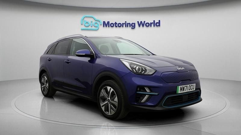 Used Kia e-Niro 147 kW (201 HP) 2022 Blue SUV