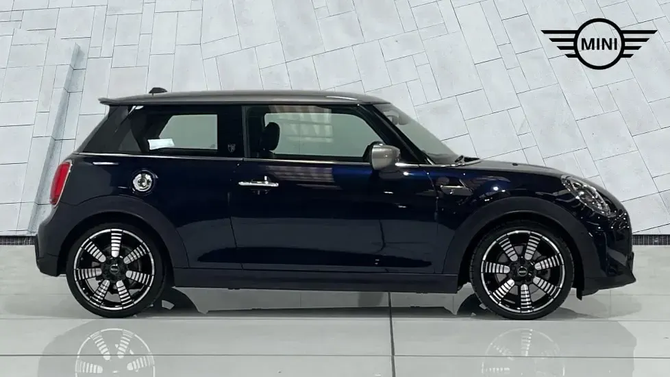 Used Mini Cooper S Exclusive 192 HP (141 kW) 2021 Black Hatchback