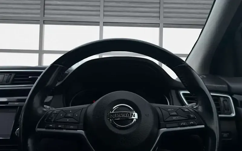 Used Nissan Qashqai Acenta Premium 116 HP (85 kW) 2018 Silver SUV