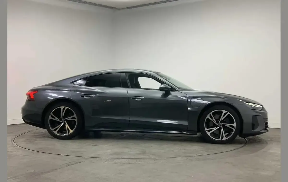 Used Audi e-tron GT quattro Comfort 384 kW (523 HP) 2022 Grey Sedan