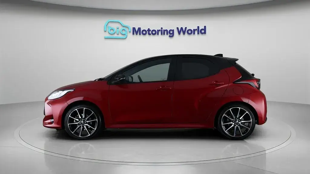 Used Toyota Yaris Hybrid Sport 116 HP (85 kW) 2022 Red Hatchback
