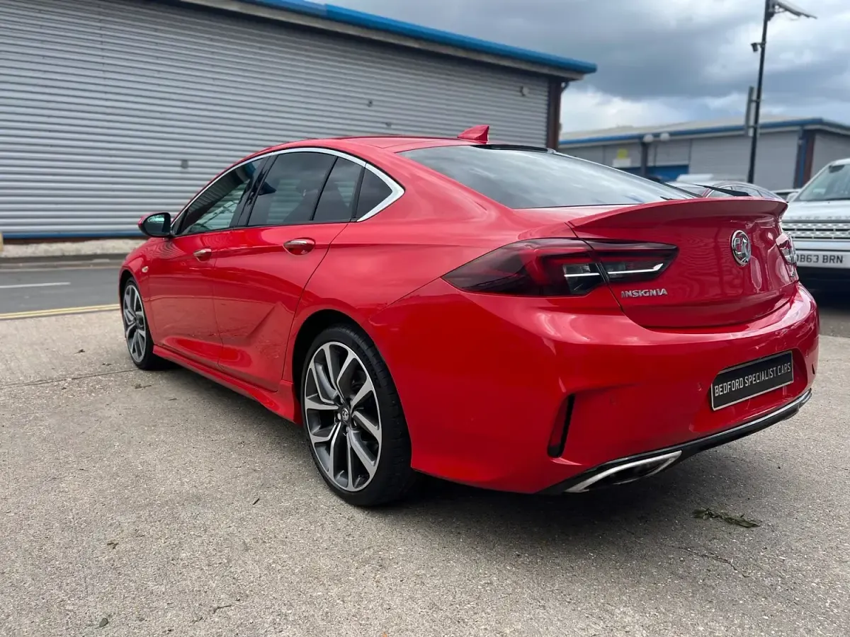 Used Vauxhall Insignia 260 HP (191 kW) 2018 Red Hatchback