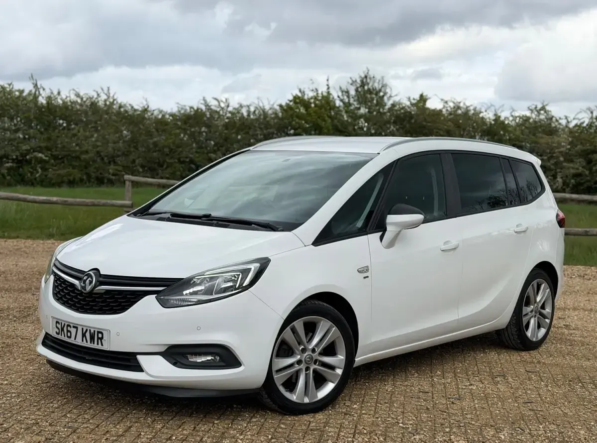 Second-hand Vauxhall Zafira SRi 140 CP (102 kW) 2017 Alb Monovolum