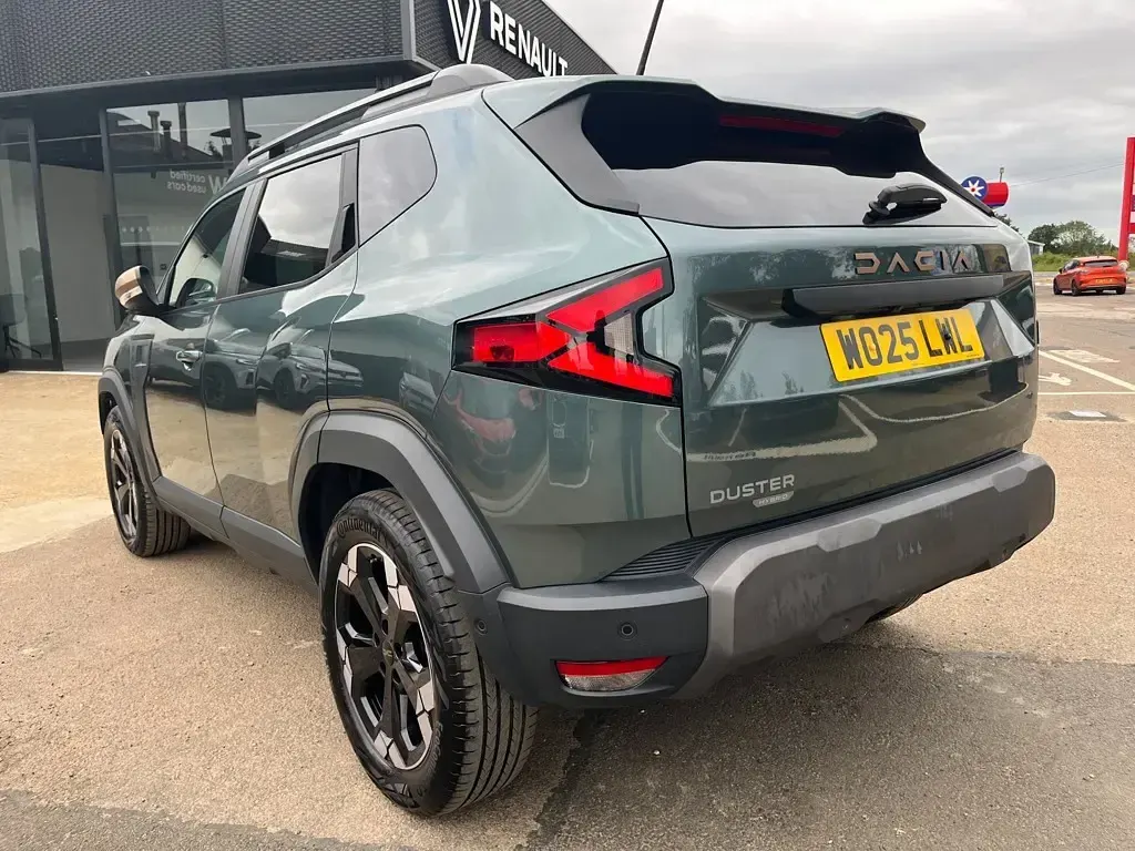 Used Dacia Duster Extreme 2025 Green SUV