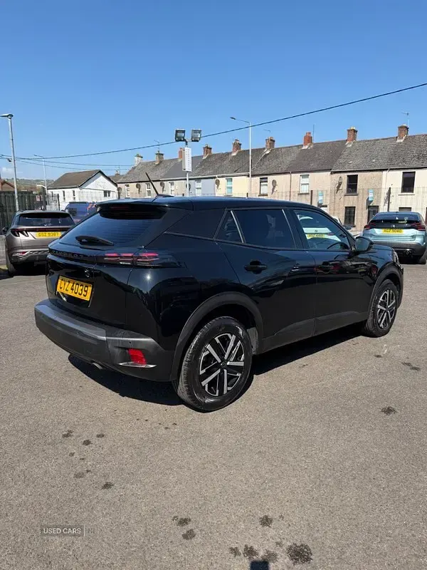 Second-hand Peugeot 2008 Active 2023 Negru SUV