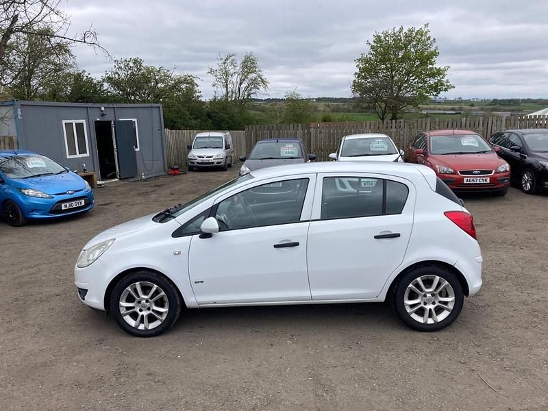 Second-hand Vauxhall Corsa 2009 Alb Hatchback