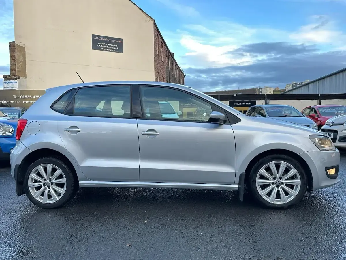 Used VW Polo SEL 2013 Silver Hatchback