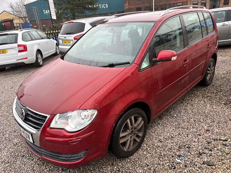 Used VW Touran SE 105 HP (77 kW) 2008 Red MPV