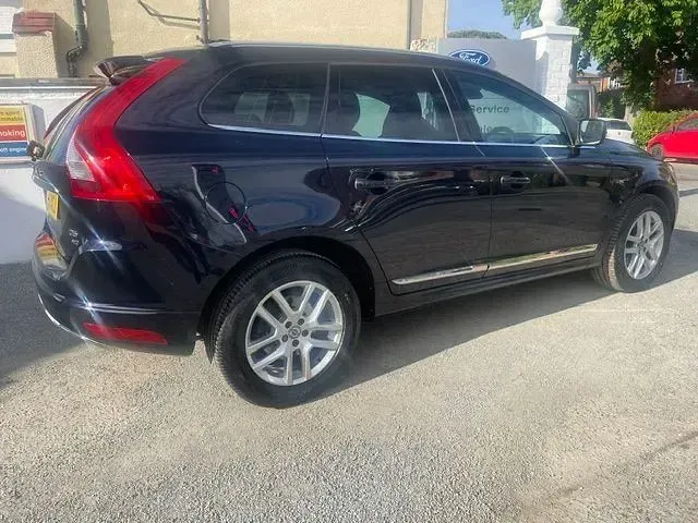 Used Volvo XC60 SE Lux 220 HP (161 kW) 2016 Blue SUV
