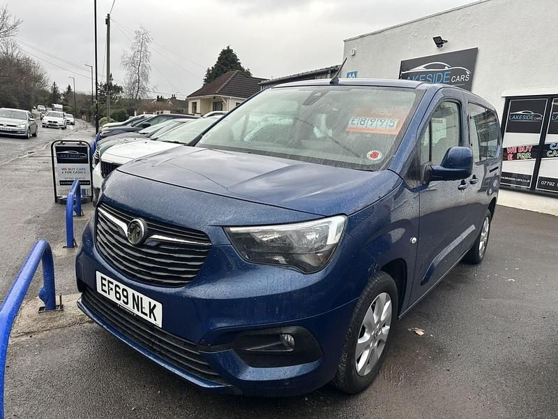 Blue Used 2020 Vauxhall Combo MPV | £8,995 (Fair price) - Image 1/4