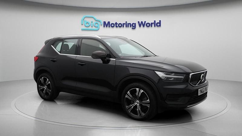 Black Used 2022 Volvo XC40 Inscription SUV | £23,200 (Fair price) - Image 1/4