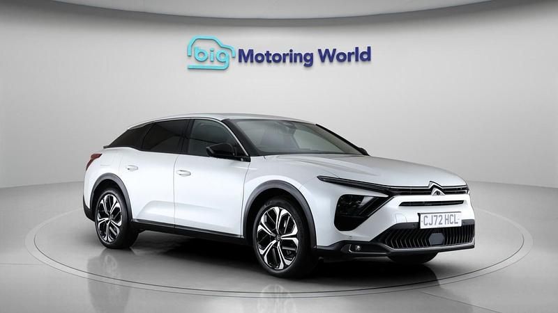 White Used 2023 Citroën C5 X PureTech Sedan | £17,300 (Fair price) - Image 1/4